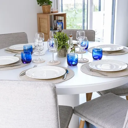 Proche De La Frontiere Et Outlet Shopping Avec Wifi, Jardin, Parking