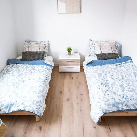 Proche De La Frontiere Et Outlet Shopping Avec Wifi, Jardin, Parking * Roppenheim