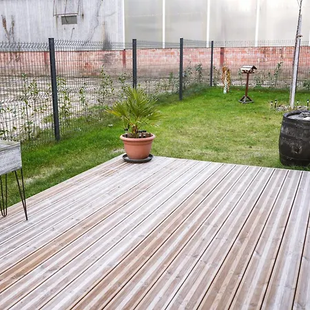 Proche De La Frontiere Et Outlet Shopping Avec Wifi, Jardin, Parking Apartamento