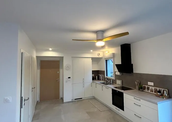 Appartement Proche De La Frontiere Et Outlet Shopping Avec Wifi, Jardin, Parking *